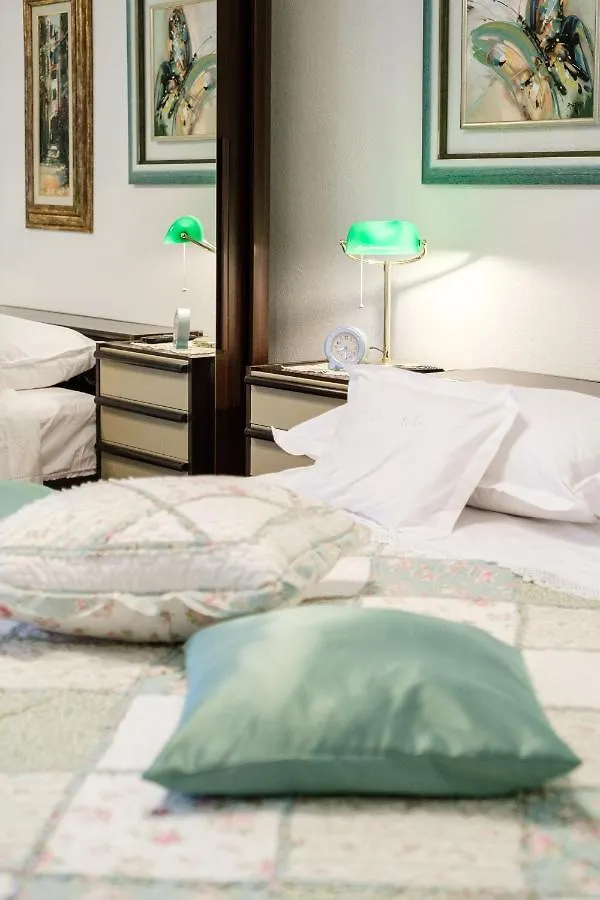 Bird Lamp Luxury Apartment Bacvice, Split