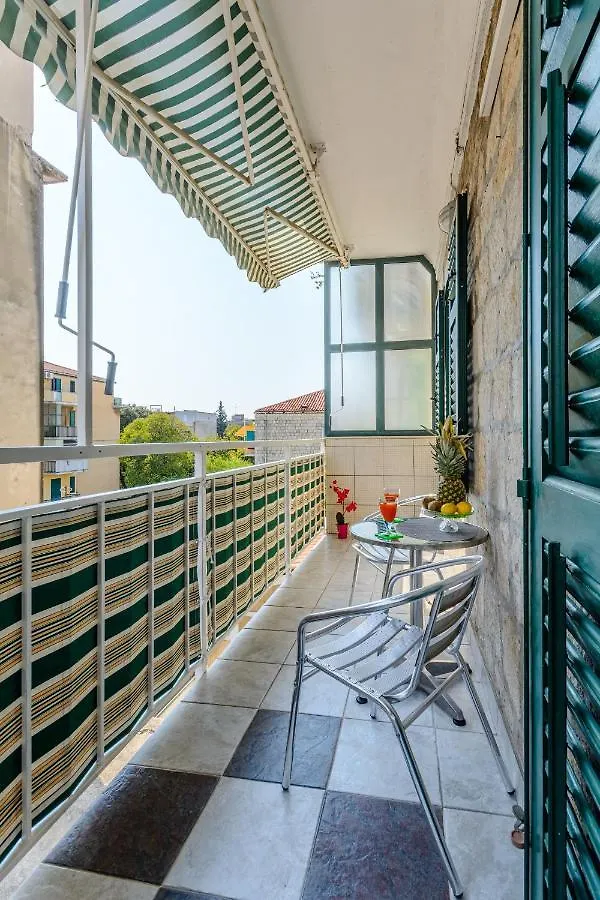 Bird Lamp Luxury Apartment Bacvice, Split