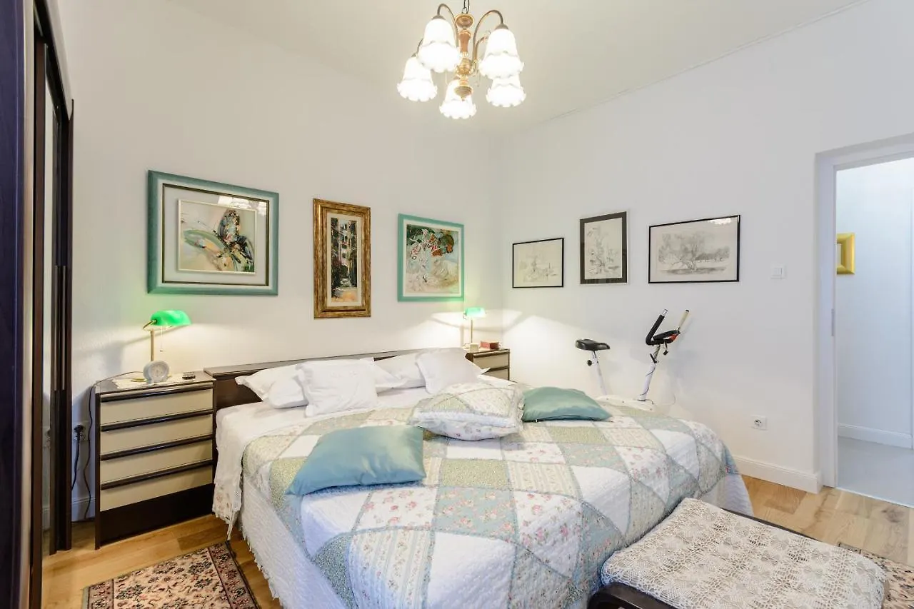 Bird Lamp Luxury Apartment Bacvice, Split 0*,  Croácia
